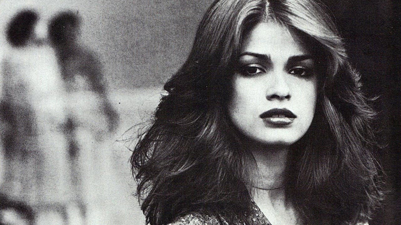 The Self-Destruction of Gia