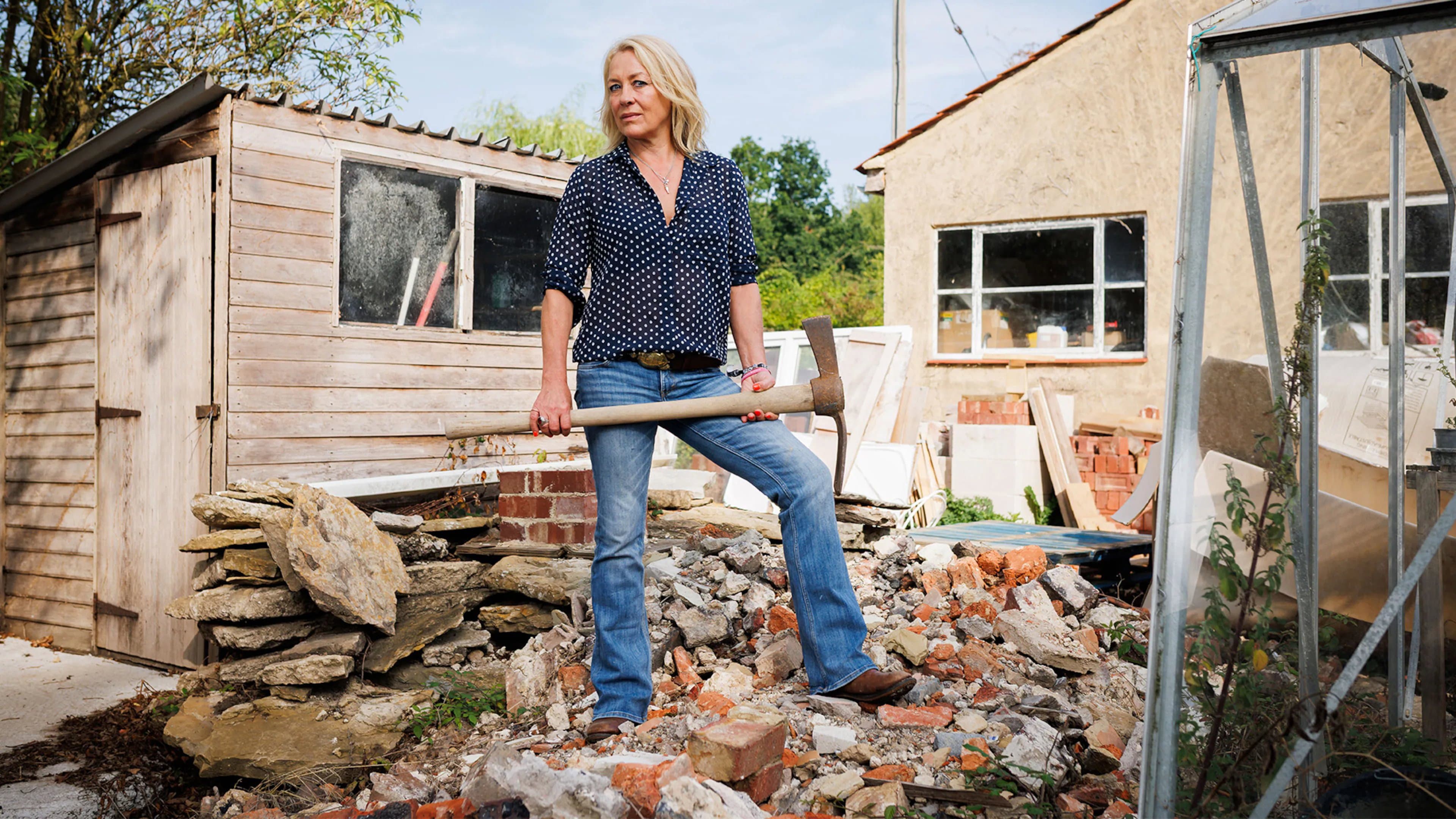 Help! I Bought It at Auction with Sarah Beeny